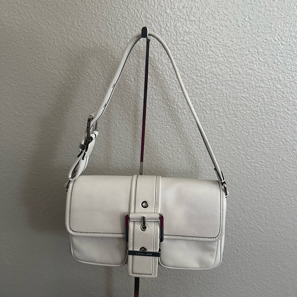 MICHAEL KORS
Colby Medium Leather Shoulder Bag